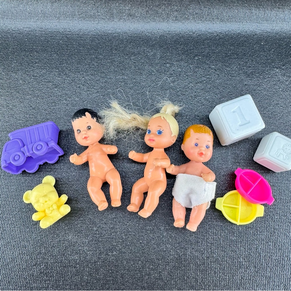 Vintage Mattel Baby Krissy Happy Family Dolls & Accessories